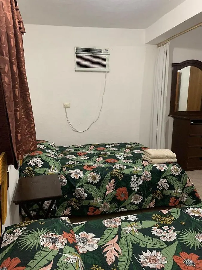 度假居 Casa Colonial Con Alberca En 坎昆